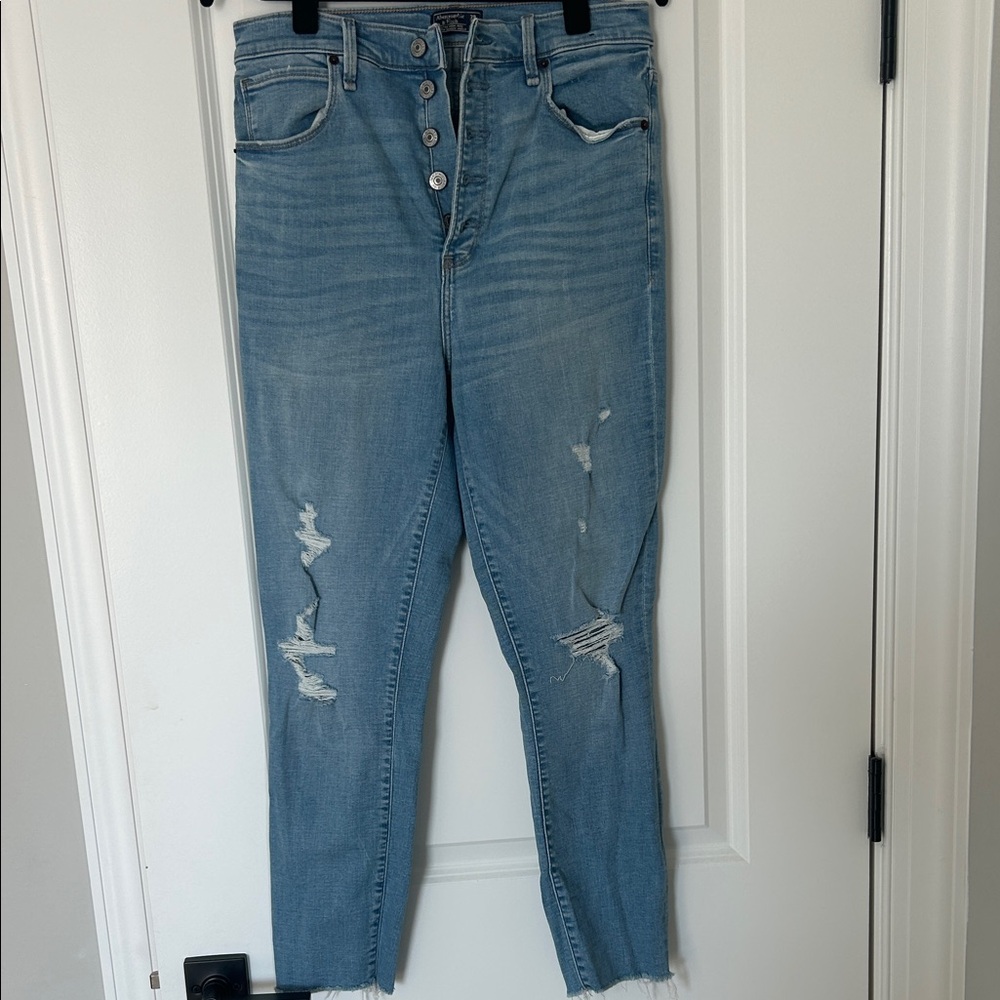Abercrombie & Fitch Light Blue Distressed Cropped Jeans
